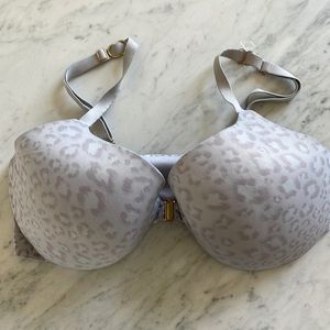 Victoria's Secret incredible bra 34DD